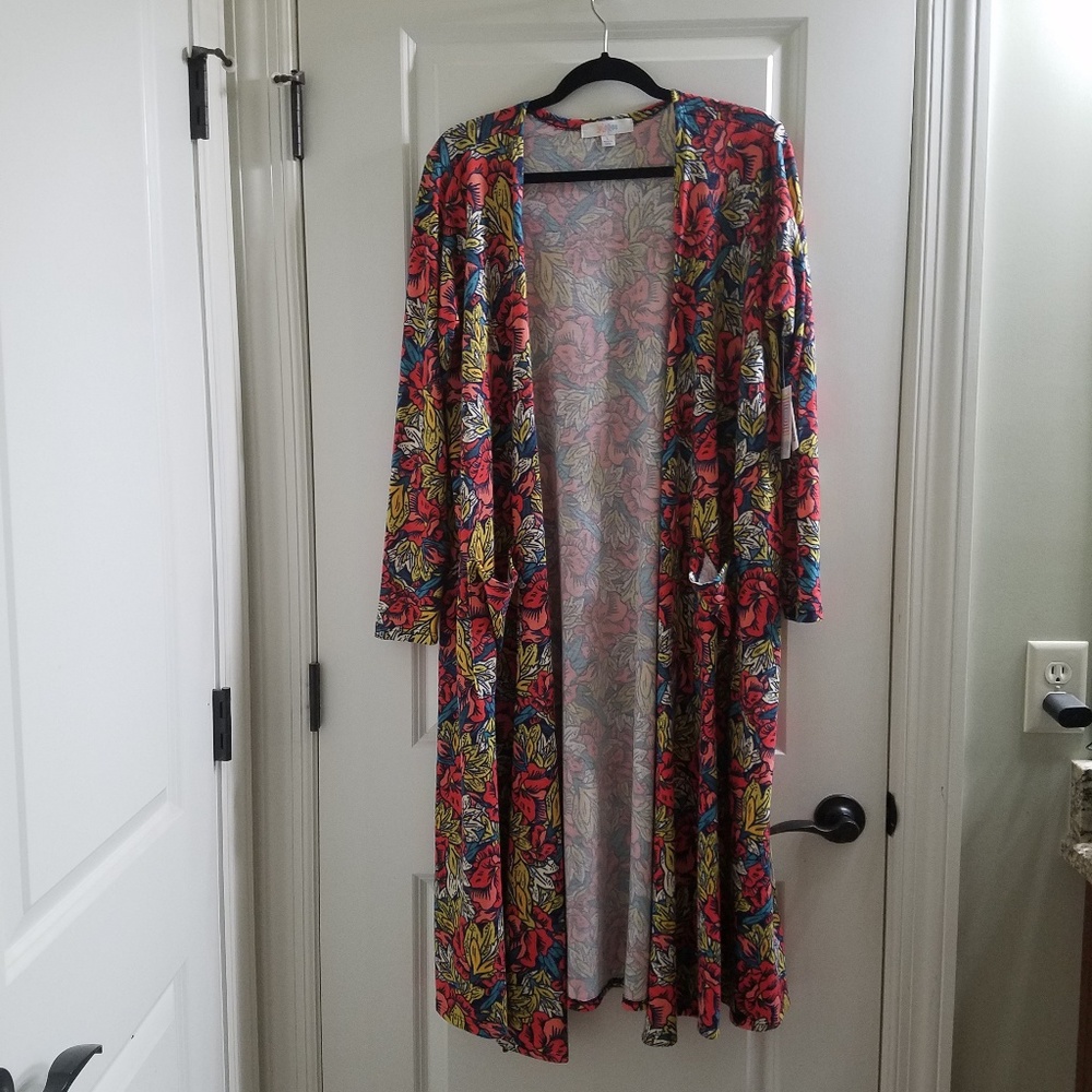 Beautiful floral print Lularoe Sarah cardigan